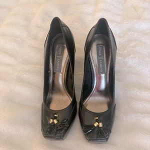 Vince Camuto black shoes size 5 1/2